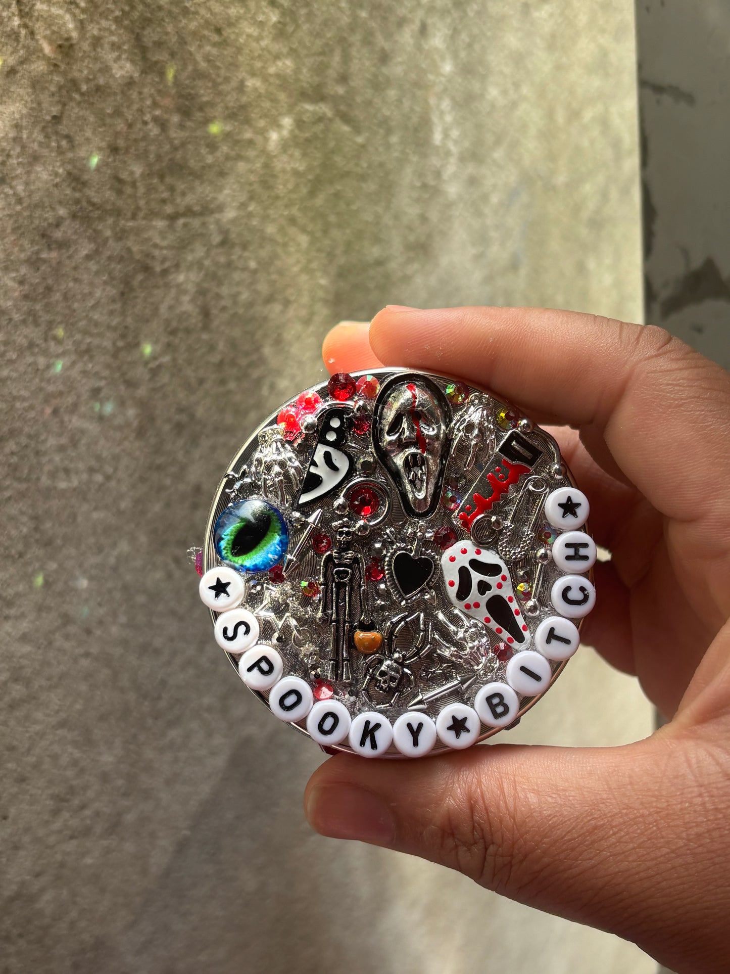 🔪👁️ Spooky B*tch 4-Layer Grinder 👁️🔪
